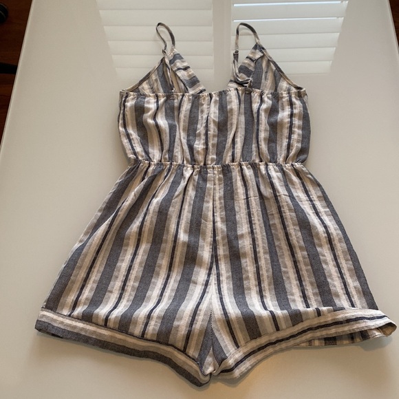 Pinstripe romper - Picture 2 of 3